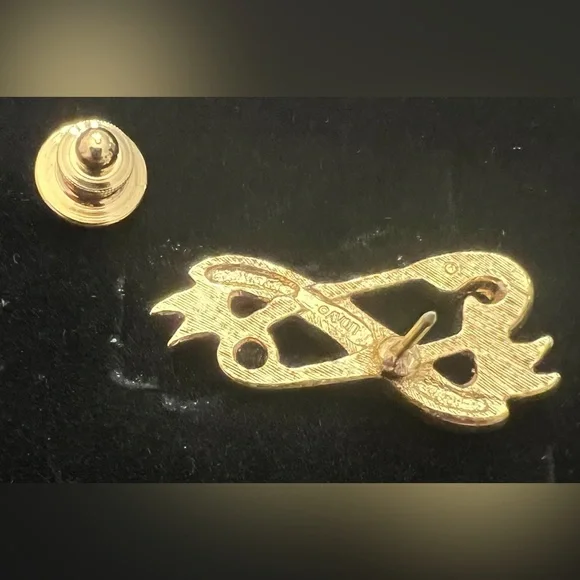 Vintage Avon #1 Babysitter Tac Pin Brooch w/ Rhinestones Gold Tone with box - Picture 7 of 7